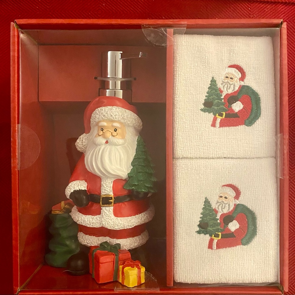Mistletoe Farms 3 Piece Holiday Santa Counter Top Set. New